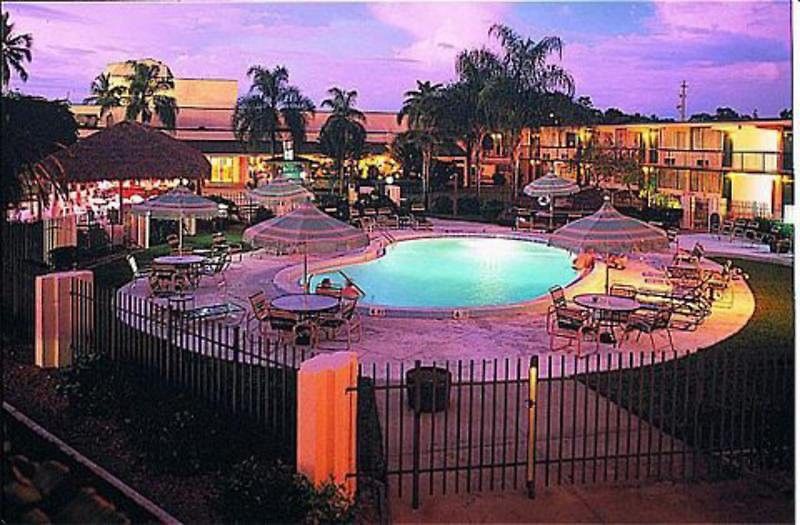 Clarion Fort Myers Exterior photo